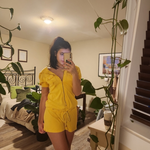 Yellow terrycloth Juicy Couture romper - Picture 2 of 13